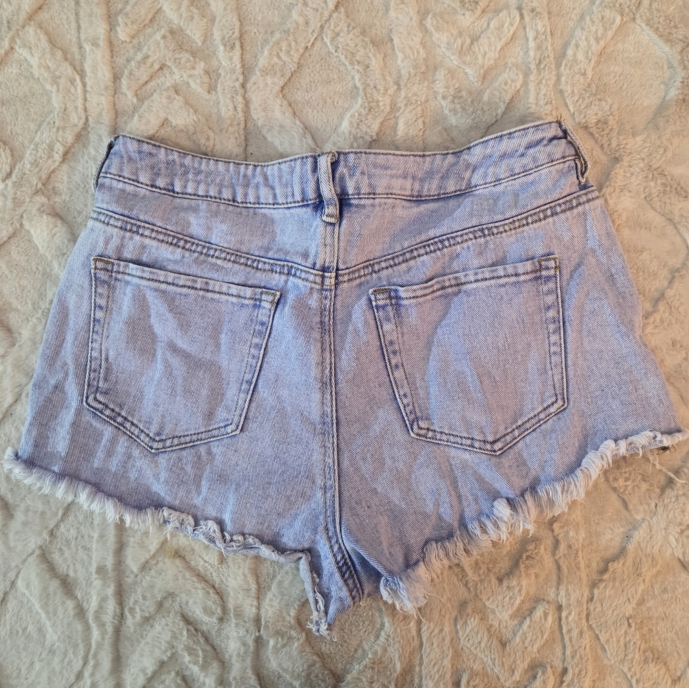 Chic PacSun Women's Light Wash Distressed Denim Shorts - Light Blue Size 30 - Picture 4 of 5